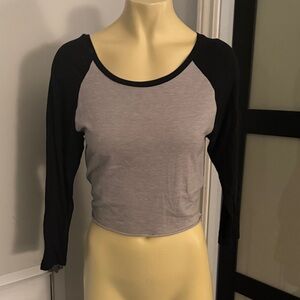 Stylish Black and Gray Raglan Sleeve Crop Top